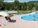 Camping Pas Cher vous présente avec son site Officiel campingpascher.fr, le Camping Park Baita Dolomiti And Village classé 3 étoiles, situé sur la commune de Sarnonico dans le département Trente (Trentin Tyrol Du Sud) en Italie. Le camping Park Baita Dolomiti And Village vous propose un hébergement de type chalet (télévision). L'établissement vous propose un autre type d'hébergement. Découvrez tous nos séjours à petits prix dans la commune et aux alentours de Sarnonico du département : Trente (Trentin Tyrol Du Sud). Lac, Piscine chauffée, Piscine extérieure, Animations familiales, Aire de jeux enfants, Cyclisme, Golf, Ping-pong, Randonnée, Bar, Boulangerie, Bureau de tabac, Pizzeria, Snack/Bar, Épicerie,... En savoir plus : cliquez-ICI.