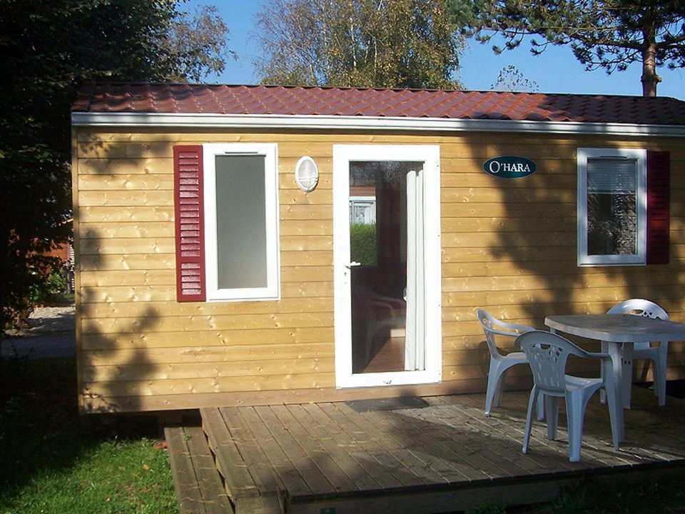 Camping Pas Cher vous présente avec son site Officiel campingpascher.fr, le Camping CARAVANING L'OREE DU BOIS classé 4 étoiles, situé sur la commune de Rang Du Fliers dans le département Pas-de-calais (Nord Pas De Calais) en France. Le camping CARAVANING L'OREE DU BOIS vous propose un hébergement de type mobil-home de 16 m² pour 1 personne (télévision). L'établissement vous propose 9 autres types d'hébergements. Découvrez tous nos séjours à petits prix dans la commune et aux alentours de Rang Du Fliers du département : Pas-de-calais (Nord Pas De Calais). Les Avis clients pour le Camping CARAVANING L'OREE DU BOIS sont excellents avec une note moyenne de 8 sur 10. MerÉtang, Piscine chauffée, Piscine extérieure, Animation ados, Animation enfants, Animations familiales, Aire de jeux enfants, Ping-pong, Pétanque, Terrain de basketball, Terrain de football, Terrain de volley-ball, Boulangerie, Restaurant, Supermarché,... En savoir plus : cliquez-ICI.