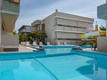 Camping Pas Cher vous présente avec son site Officiel campingpascher.fr, le Établissement Holiday Club Residence, situé sur la commune de Alba Adriatica dans le département Teramo (Abruzzes) en Italie. L'établissement Holiday Club Residence vous propose un hébergement de type appartement. L'établissement vous propose 3 autres types d'hébergements. Découvrez tous nos séjours à petits prix dans la commune et aux alentours de Alba Adriatica du département : Teramo (Abruzzes).... En savoir plus : cliquez-ICI.