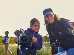 Camping Pas Cher vous présente avec son site Officiel campingpascher.fr, la Résidence VVF Villages - Ars Ile De Ré - Ars En Ré, située sur la commune de Ars En Ré dans le département Charente-maritime (Poitou Charentes) en France. La résidence VVF Villages - Ars Ile De Ré - Ars En Ré vous propose un hébergement de type appartement de 37 m² pour 6 personnes (télévision). L'établissement vous propose 9 autres types d'hébergements. Découvrez tous nos séjours à petits prix dans la commune et aux alentours de Ars En Ré du département : Charente-maritime (Poitou Charentes). Aire de jeux enfants, Baby-foot, Paddle, Ping-pong, Boulangerie, Restaurant, Supermarché,... En savoir plus : cliquez-ICI.