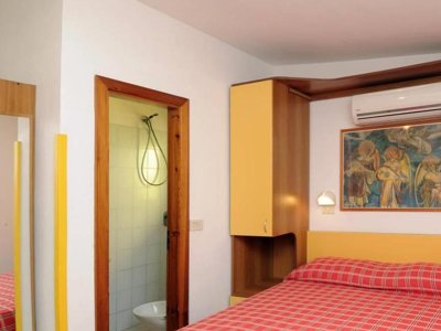 Cliquez pour découvrir toutes les photos de l'HÉBERGEMENT ! bungalow - International Torre Cerrano photo 5