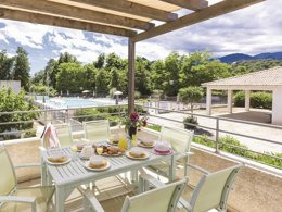 Camping Pas Cher vous présente avec son site Officiel campingpascher.fr, la Résidence Odalys Référence Acqua Bella, située sur la commune de Poggio Mezzana dans le département Corse Du Nord (Corse) en France. La résidence Odalys Référence Acqua Bella, vous présente un hébergement de type appartement de 34 m² avec climatisation et télévision. La résidence Odalys Référence Acqua Bella vous propose du sam. 19 septembre au sam. 26 septembre 2026 pour 7 nuits à 339€. Cette location propose 24 dates différentes pour réserver votre séjour. Découvrez également les 3 autres gammes d'hébergements de la résidence. Les Avis clients pour la Résidence Odalys Référence Acqua Bella sont de 7 sur 10. Mer, Piscine extérieure, Aire de jeux enfants, Canoë-kayak, Paddle, Planche à voile, Pétanque, Terrain multisports, Bar, Restaurant,... En savoir plus : cliquez-ICI.