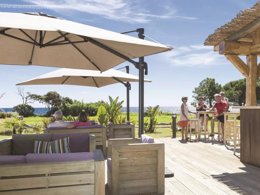 Camping Pas Cher vous présente avec son site Officiel campingpascher.fr, la Résidence Odalys Référence Acqua Bella, située sur la commune de Poggio Mezzana dans le département Corse Du Nord (Corse) en France. La résidence Odalys Référence Acqua Bella, vous présente un hébergement de type appartement avec climatisation et télévision. La résidence Odalys Référence Acqua Bella vous propose du sam. 26 septembre au sam. 03 octobre 2026 pour 7 nuits à 429€. Cette location propose 21 dates différentes pour réserver votre séjour. Découvrez également les 3 autres gammes d'hébergements de la résidence. Les Avis clients pour la Résidence Odalys Référence Acqua Bella sont de 7 sur 10. Mer, Piscine extérieure, Aire de jeux enfants, Canoë-kayak, Paddle, Planche à voile, Pétanque, Terrain multisports, Bar, Restaurant,... En savoir plus : cliquez-ICI.