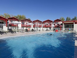 Camping Pas Cher vous présente avec son site Officiel campingpascher.fr, la Résidence Nemea Le Domaine D'Uhaina, située sur la commune de Urrugne dans le département Pyrénées-atlantiques (Aquitaine) en France. La résidence Nemea Le Domaine D'Uhaina, vous présente un hébergement de type appartement de 30 m² pour 4 personnes et télévision. La résidence Nemea Le Domaine D'Uhaina vous propose du sam. 03 janvier au sam. 10 janvier 2026 pour 7 nuits à 280€. Cette location propose 28 dates différentes pour réserver votre séjour. Découvrez également les 3 autres gammes d'hébergements de la résidence. Les Avis clients pour la Résidence Nemea Le Domaine D'Uhaina sont excellents avec une note moyenne de 9 sur 10. Piscine couverte, Piscine extérieure, Club enfants, Ping-pong, Salle de fitness, Terrain multisports,... En savoir plus : cliquez-ICI.