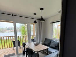 Camping Pas Cher vous présente avec son site Officiel campingpascher.fr, le Camping Les Portes De La Baie De Somme classé 2 étoiles, situé sur la commune de Mareuil Caubert dans le département Somme (Picardie) en France. Le camping Les Portes De La Baie De Somme, vous présente un hébergement de type mobil-home pour 5 personnes. Le camping Les Portes De La Baie De Somme vous propose du mercredi 01 avril au mercredi 08 avril 2026 pour 7 nuits à 440€. Cette location propose 207 dates différentes pour réserver votre séjour. Découvrez également les 6 autres gammes d'hébergements du camping. Les Avis clients pour le Camping Les Portes De La Baie De Somme sont excellents avec une note moyenne de 8 sur 10. Étang, Piscine chauffée, Piscine couverte, Aire de jeux enfants, Pétanque, Boulangerie, Dépôt de pain, Restaurant, Station-service, Supermarché, Épicerie,... En savoir plus : cliquez-ICI.