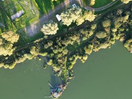 Camping Pas Cher vous présente avec son site Officiel campingpascher.fr, le Camping Les Portes De La Baie De Somme classé 2 étoiles, situé sur la commune de Mareuil Caubert dans le département Somme (Picardie) en France. Le camping Les Portes De La Baie De Somme, vous présente un hébergement de type mobil-home pour 6 personnes. Le camping Les Portes De La Baie De Somme vous propose du mercredi 01 avril au mercredi 08 avril 2026 pour 7 nuits à 380€. Cette location propose 207 dates différentes pour réserver votre séjour. Découvrez également les 6 autres gammes d'hébergements du camping. Les Avis clients pour le Camping Les Portes De La Baie De Somme sont excellents avec une note moyenne de 8 sur 10. Étang, Piscine chauffée, Piscine couverte, Aire de jeux enfants, Pétanque, Boulangerie, Dépôt de pain, Restaurant, Station-service, Supermarché, Épicerie,... En savoir plus : cliquez-ICI.