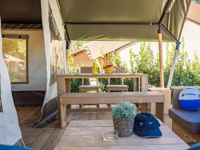 Cliquez pour découvrir toutes les photos de l'HÉBERGEMENT ! tente en toile et bois - Stella Maris photo 6