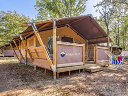 Camping Pas Cher vous présente avec son site Officiel campingpascher.fr, le Camping Stella Maris classé 4 étoiles, situé sur la commune de Umag dans le département Istrie (Istrie) en Croatie. Le camping Stella Maris, vous présente un hébergement de type tente en toile et bois de 19 m² pour 5 personnes avec climatisation. Le camping Stella Maris vous propose du jeudi 23 avril au jeudi 30 avril 2026, en promotion à -15% pour 7 nuits à 199,92 € au lieu de 235,2 € soit une Économie de 35,28 €. Cette location propose 113 dates différentes pour réserver votre séjour. Découvrez également les 5 autres gammes d'hébergements du camping. Les Avis clients pour le Camping Stella Maris sont de 7 sur 10. Mer, Piscine extérieure, Aire de jeux enfants, Court de tennis, Ping-pong, Pétanque, Salle de jeux vidéo, Terrain de beach-volley, Bar, Pizzeria, Restaurant, Snack/Bar, Supermarché,... En savoir plus : cliquez-ICI.