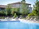 Camping Pas Cher vous présente avec son site Officiel campingpascher.fr, le Établissement La Du Château De Jouarres, situé sur la commune de Azille dans le département Aude (Languedoc-roussillon) en France. L'établissement La Du Château De Jouarres vous propose un hébergement de type studio de 46 m². L'établissement vous propose 3 autres types d'hébergements. Découvrez tous nos séjours à petits prix dans la commune et aux alentours de Azille du département : Aude (Languedoc-roussillon).... En savoir plus : cliquez-ICI.