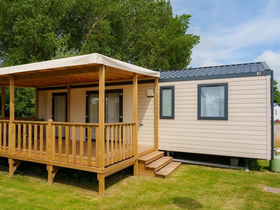 Camping Pas Cher vous présente avec son site Officiel campingpascher.fr, le Camping Moulin De David classé 4 étoiles, situé sur la commune de Gaugeac dans le département Dordogne (Aquitaine) en France. Le camping Moulin De David, vous présente un hébergement de type mobil-home de 33 m² pour 6 personnes avec climatisation. Le camping Moulin De David vous propose du vendredi 05 juin au vendredi 12 juin 2026 avec un DÉPART DEMAIN pour 7 nuits à 700€. Cette location propose 42 dates différentes pour réserver votre séjour. Découvrez également les 20 autres gammes d'hébergements du camping. Les Avis clients pour le Camping Moulin De David sont excellents avec une note moyenne de 8 sur 10. Lac, Piscine extérieure, Animation ados, Animation enfants, Animations familiales, Aire de jeux enfants, Baby-foot, Canoë-kayak, Centre équestre, Flipper, Parcours sportif, Ping-pong, Piscine, Pétanque, Randonnée, Terrain de badminton, Terrain de basketball, Terrain de football, Bar, Boulangerie, Brasserie, Bureau de tabac, Restaurant, Snack/Bar, Supermarché, Épicerie,... En savoir plus : cliquez-ICI.