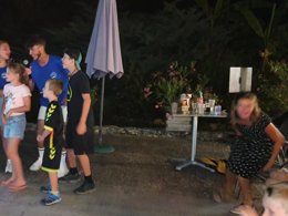 Camping Pas Cher vous présente avec son site Officiel campingpascher.fr, le Camping Moulin De David classé 4 étoiles, situé sur la commune de Gaugeac dans le département Dordogne (Aquitaine) en France. Le camping Moulin De David, vous présente un hébergement de type tente en toile et bois de 12 m² pour 2 personnes. Le camping Moulin De David vous propose du vendredi 01 mai au vendredi 08 mai 2026 pour 7 nuits à 322€. Cette location propose 136 dates différentes pour réserver votre séjour. Découvrez également les 18 autres gammes d'hébergements du camping. Les Avis clients pour le Camping Moulin De David sont excellents avec une note moyenne de 8 sur 10. Lac, Piscine extérieure, Animation ados, Animation enfants, Animations familiales, Aire de jeux enfants, Baby-foot, Canoë-kayak, Centre équestre, Flipper, Parcours sportif, Ping-pong, Piscine, Pétanque, Randonnée, Terrain de badminton, Terrain de basketball, Terrain de football, Bar, Boulangerie, Brasserie, Bureau de tabac, Restaurant, Snack/Bar, Supermarché, Épicerie,... En savoir plus : cliquez-ICI.