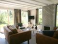 bungalow - établissement Rcn Vakantiepark De Roggeberg photo 3