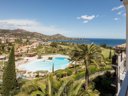 Camping Pas Cher vous présente avec son site Officiel campingpascher.fr, le Village vacances Pierre & Vacances Village Cap Esterel classé 3 étoiles, situé sur la commune de Saint Raphaël dans le département Var (Provence Alpes Côte D'azur) en France. Le village vacances Pierre & Vacances Village Cap Esterel, vous présente un hébergement de type studio de 24 m² pour 2 personnes avec climatisation et télévision. Le village vacances Pierre & Vacances Village Cap Esterel vous propose du dimanche 11 octobre au dimanche 18 octobre 2026 pour 7 nuits à 472€. Cette location propose 100 dates différentes pour réserver votre séjour. Découvrez également les 10 autres gammes d'hébergements du village vacances. Les Avis clients pour le Village vacances Pierre & Vacances Village Cap Esterel sont excellents avec une note moyenne de 8 sur 10. Bassin enfant, Piscine extérieure, Animation enfants, Club enfants, Aire de jeux enfants, Centre équestre, Court de tennis, Golf, Ping-pong, Pétanque, Terrain de basketball, Terrain de football, Terrain multisports, Bar, Buffet, Plats à emporter, Restaurant, Snack/Bar, Épicerie,... En savoir plus : cliquez-ICI.