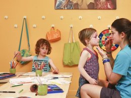 Camping Pas Cher vous présente avec son site Officiel campingpascher.fr, la Résidence Pierre & Vacances Village Pont-Royal En Provence classé 3 étoiles, située sur la commune de Mallemort dans le département Bouches-du-rhône (Provence Alpes Côte D'azur) en France. La résidence Pierre & Vacances Village Pont-Royal En Provence, vous présente un hébergement de type studio de 24 m² pour 1 personne et télévision. La résidence Pierre & Vacances Village Pont-Royal En Provence vous propose du vendredi 06 février au vendredi 13 février 2026 pour 7 nuits à 385€. Cette location propose 227 dates différentes pour réserver votre séjour. Découvrez également les 13 autres gammes d'hébergements de la résidence. Les Avis clients pour la Résidence Pierre & Vacances Village Pont-Royal En Provence sont de 7 sur 10. Bassin enfant, Lagon, Piscine extérieure, Animation enfants, Club enfants, Aire de jeux enfants, Centre équestre, Court de tennis, Golf, Ping-pong, Pétanque, Terrain de beach-volley, Terrain multisports, Tir à l’arc, Bar, Restaurant,... En savoir plus : cliquez-ICI.