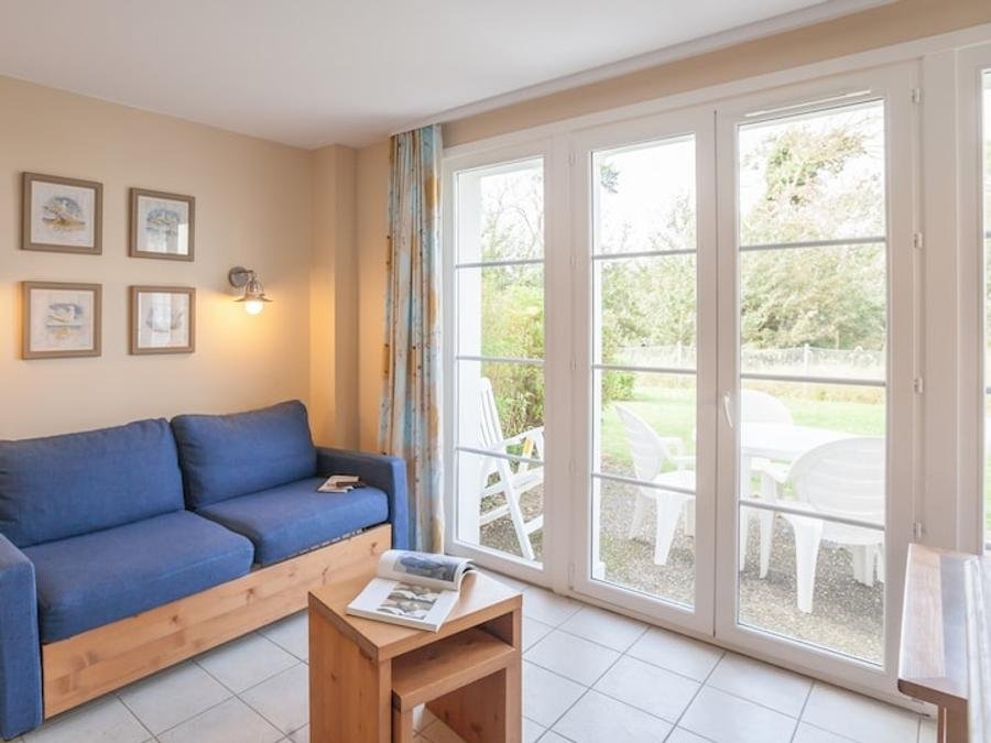 Camping Pas Cher vous présente avec son site Officiel campingpascher.fr, le Village vacances Pierre & Vacances Village Belle Dune classé 3 étoiles, situé sur la commune de Fort Mahon Plage dans le département Somme (Picardie) en France. Le village vacances Pierre & Vacances Village Belle Dune, vous présente un hébergement de type maison de 43 m² et télévision. Le village vacances Pierre & Vacances Village Belle Dune vous propose du sam. 31 octobre au sam. 07 novembre 2026 pour 7 nuits à 580€. Cette location propose 177 dates différentes pour réserver votre séjour. Découvrez également les 9 autres gammes d'hébergements du village vacances. Les Avis clients pour le Village vacances Pierre & Vacances Village Belle Dune sont de 6 sur 10. Bassin enfant, Piscine couverte, Piscine extérieure, Club ados, Club enfants, Aire de jeux enfants, Court de tennis, Pédalo, Salle de fitness, Terrain de basketball, Terrain de football, Terrain multisports, Tir à l’arc, Bar, Restaurant, Épicerie,... En savoir plus : cliquez-ICI.