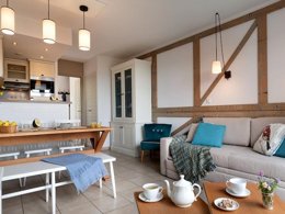 Camping Pas Cher vous présente avec son site Officiel campingpascher.fr, la Résidence Pierre & Vacances Premium & Spa classé 4 étoiles, située sur la commune de Houlgate dans le département Calvados (Basse Normandie) en France. La résidence Pierre & Vacances Premium & Spa, vous présente un hébergement de type maison de 49 m² et télévision. La résidence Pierre & Vacances Premium & Spa vous propose du sam. 26 septembre au sam. 03 octobre 2026 pour 7 nuits à 805€. Cette location propose 236 dates différentes pour réserver votre séjour. Découvrez également les 8 autres gammes d'hébergements de la résidence. Les Avis clients pour la Résidence Pierre & Vacances Premium & Spa sont de 7 sur 10. Piscine couverte, Piscine extérieure, Aire de jeux enfants, Centre équestre, Court de tennis, Escalade, Randonnée, Voile,... En savoir plus : cliquez-ICI.