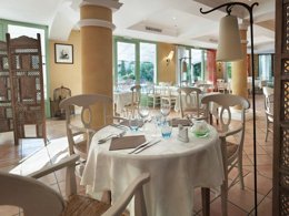 Camping Pas Cher vous présente avec son site Officiel campingpascher.fr, le Village vacances Pierre & Vacances Premium Les Calanques Des Issambres classé 4 étoiles, situé sur la commune de Les Issambres dans le département Var (Provence Alpes Côte D'azur) en France. Le village vacances Pierre & Vacances Premium Les Calanques Des Issambres, vous présente un hébergement de type studio de 31 m² avec climatisation et télévision. Le village vacances Pierre & Vacances Premium Les Calanques Des Issambres vous propose du dimanche 01 novembre au dimanche 08 novembre 2026 pour 7 nuits à 462€. Cette location propose 203 dates différentes pour réserver votre séjour. Découvrez également les 6 autres gammes d'hébergements du village vacances. Piscine extérieure, Planche à voile, Plongée, Restaurant,... En savoir plus : cliquez-ICI.