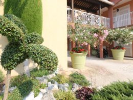 Camping Pas Cher vous présente avec son site Officiel campingpascher.fr, le Village vacances Pierre & Vacances Premium Les Rives De Cannes - Mandelieu classé 3 étoiles, situé sur la commune de Mandelieu La Napoule dans le département Alpes-maritimes (Provence Alpes Côte D'azur) en France. Le village vacances Pierre & Vacances Premium Les Rives De Cannes - Mandelieu, vous présente un hébergement de type studio de 19 m² avec climatisation et télévision. Le village vacances Pierre & Vacances Premium Les Rives De Cannes - Mandelieu vous propose du dimanche 01 mars au dimanche 08 mars 2026 pour 7 nuits à 323€. Cette location propose 192 dates différentes pour réserver votre séjour. Découvrez également les 14 autres gammes d'hébergements du village vacances. Piscine chauffée, Piscine extérieure, Aire de jeux enfants, Canoë-kayak, Golf, Ping-pong, Pétanque, Ski nautique, Terrain de basketball, Terrain de football, Terrain de volley-ball, Terrain multisports, Bar, Plats à emporter,... En savoir plus : cliquez-ICI.