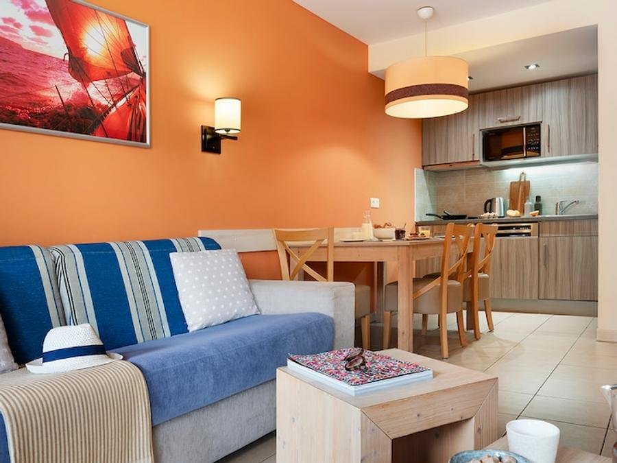 Camping Pas Cher vous présente avec son site Officiel campingpascher.fr, la Résidence Pierre & Vacances Premium Julia Augusta classé 4 étoiles, située sur la commune de Roquebrune Cap Martin dans le département Alpes-maritimes (Provence Alpes Côte D'azur) en France. La résidence Pierre & Vacances Premium Julia Augusta, vous présente un hébergement de type appartement de 37 m² avec climatisation et télévision. La résidence Pierre & Vacances Premium Julia Augusta vous propose du mercredi 04 novembre au mercredi 11 novembre 2026 pour 7 nuits à 597€. Cette location propose 43 dates différentes pour réserver votre séjour. Découvrez également les 4 autres gammes d'hébergements de la résidence. Mer, Piscine chauffée, Piscine extérieure,... En savoir plus : cliquez-ICI.