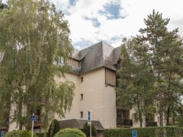 Camping Pas Cher vous présente avec son site Officiel campingpascher.fr, la Résidence Pierre & Vacances Les Embruns classé 3 étoiles, située sur la commune de Deauville dans le département Calvados (Basse Normandie) en France. La résidence Pierre & Vacances Les Embruns, vous présente un hébergement de type studio de 25 m² pour 2 personnes et télévision. La résidence Pierre & Vacances Les Embruns vous propose du sam. 10 janvier au sam. 17 janvier 2026 pour 7 nuits à 465€. Cette location propose 321 dates différentes pour réserver votre séjour. Découvrez également les 2 autres gammes d'hébergements de la résidence. Les Avis clients pour la Résidence Pierre & Vacances Les Embruns sont de 5 sur 10. Aire de jeux enfants, Centre équestre, Ping-pong,... En savoir plus : cliquez-ICI.