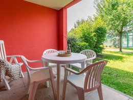 Camping Pas Cher vous présente avec son site Officiel campingpascher.fr, la Résidence Pierre & Vacances Le Clos D'Eguisheim classé 3 étoiles, située sur la commune de Eguisheim dans le département Haut-rhin (Alsace) en France. La résidence Pierre & Vacances Le Clos D'Eguisheim, vous présente un hébergement de type studio de 30 m² et télévision. La résidence Pierre & Vacances Le Clos D'Eguisheim vous propose du dimanche 15 mars au dimanche 22 mars 2026 pour 7 nuits à 397€. Cette location propose 216 dates différentes pour réserver votre séjour. Découvrez également les 7 autres gammes d'hébergements de la résidence. Les Avis clients pour la Résidence Pierre & Vacances Le Clos D'Eguisheim sont de 6 sur 10. Bassin enfant, Piscine couverte, Centre équestre, Boulangerie,... En savoir plus : cliquez-ICI.