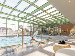 Camping Pas Cher vous présente avec son site Officiel campingpascher.fr, la Résidence Pierre & Vacances Premium Presqu'Ile De La Touques classé 5 étoiles, située sur la commune de Deauville dans le département Calvados (Basse Normandie) en France. La résidence Pierre & Vacances Premium Presqu'Ile De La Touques, vous présente un hébergement de type appartement de 80 m² et télévision. La résidence Pierre & Vacances Premium Presqu'Ile De La Touques vous propose du dimanche 04 janvier au dimanche 11 janvier 2026 pour 7 nuits à 1150€. Cette location propose 43 dates différentes pour réserver votre séjour. Découvrez également les 10 autres gammes d'hébergements de la résidence. Piscine couverte, Piscine extérieure, Aire de jeux enfants, Centre équestre, Salle de fitness, Épicerie,... En savoir plus : cliquez-ICI.