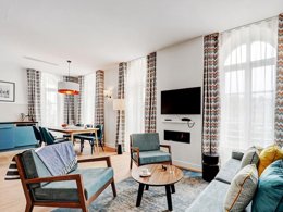 Camping Pas Cher vous présente avec son site Officiel campingpascher.fr, la Résidence Pierre & Vacances Premium Presqu'Ile De La Touques classé 5 étoiles, située sur la commune de Deauville dans le département Calvados (Basse Normandie) en France. La résidence Pierre & Vacances Premium Presqu'Ile De La Touques, vous présente un hébergement de type appartement de 85 m² avec climatisation et télévision. La résidence Pierre & Vacances Premium Presqu'Ile De La Touques vous propose du dimanche 25 janvier au dimanche 01 février 2026 pour 7 nuits à 1150€. Cette location propose 4 dates différentes pour réserver votre séjour. Découvrez également les 10 autres gammes d'hébergements de la résidence. Piscine couverte, Piscine extérieure, Aire de jeux enfants, Centre équestre, Salle de fitness, Épicerie,... En savoir plus : cliquez-ICI.