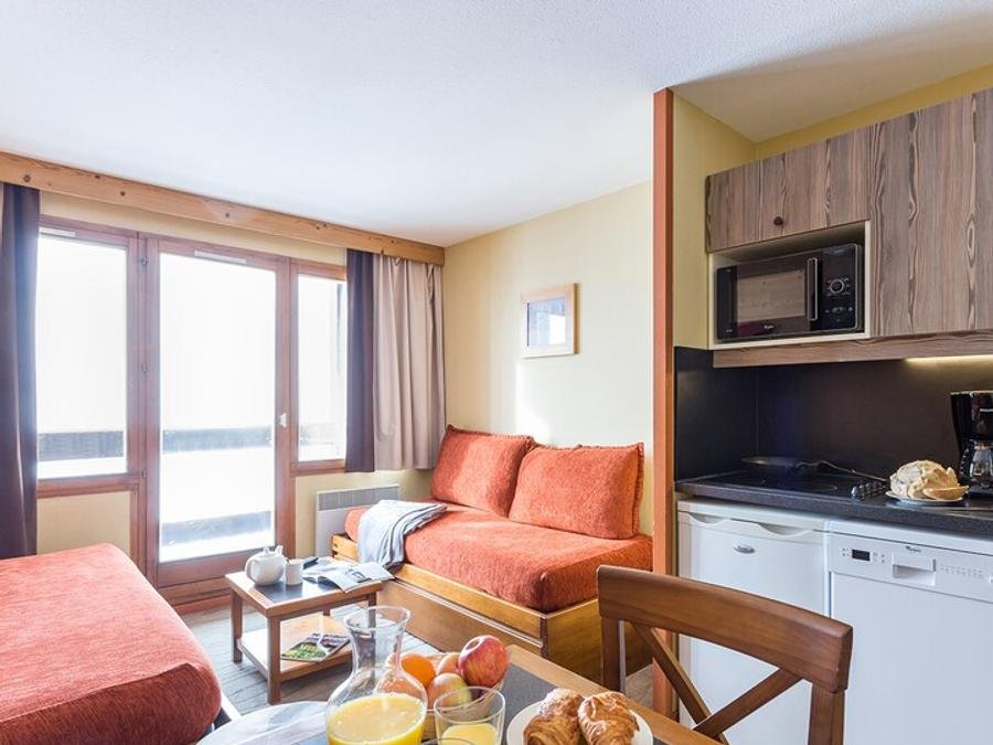 Camping Pas Cher vous présente avec son site Officiel campingpascher.fr, la Résidence Pierre & Vacances L'Ours Blanc classé 3 étoiles, située sur la commune de Huez dans le département Isère (Rhône Alpes) en France. La résidence Pierre & Vacances L'Ours Blanc, vous présente un hébergement de type appartement de 27 m² et télévision. La résidence Pierre & Vacances L'Ours Blanc vous propose du lundi 29 juin au lundi 06 juillet 2026 pour 7 nuits à 479€. Cette location propose 43 dates différentes pour réserver votre séjour. Découvrez également les 5 autres gammes d'hébergements de la résidence. Club enfants,... En savoir plus : cliquez-ICI.
