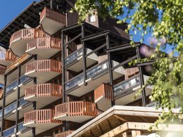 Camping Pas Cher vous présente avec son site Officiel campingpascher.fr, la Résidence Pierre & Vacances L'Ours Blanc classé 3 étoiles, située sur la commune de Huez dans le département Isère (Rhône Alpes) en France. La résidence Pierre & Vacances L'Ours Blanc, vous présente un hébergement de type appartement et télévision. La résidence Pierre & Vacances L'Ours Blanc vous propose du dimanche 23 août au dimanche 30 août 2026 pour 7 nuits à 644€. Cette location propose 33 dates différentes pour réserver votre séjour. Découvrez également les 5 autres gammes d'hébergements de la résidence. Club enfants,... En savoir plus : cliquez-ICI.