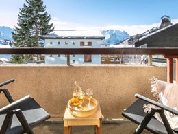 Camping Pas Cher vous présente avec son site Officiel campingpascher.fr, la Résidence Pierre & Vacances L'Ours Blanc classé 3 étoiles, située sur la commune de Huez dans le département Isère (Rhône Alpes) en France. La résidence Pierre & Vacances L'Ours Blanc, vous présente un hébergement de type appartement de 40 m² pour 2 personnes et télévision. La résidence Pierre & Vacances L'Ours Blanc vous propose du dimanche 23 août au dimanche 30 août 2026 pour 7 nuits à 756€. Cette location propose 32 dates différentes pour réserver votre séjour. Découvrez également les 5 autres gammes d'hébergements de la résidence. Club enfants,... En savoir plus : cliquez-ICI.