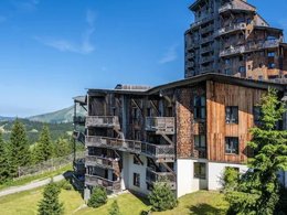 Camping Pas Cher vous présente avec son site Officiel campingpascher.fr, le Village vacances Pierre & Vacances Premium L'Amara classé 5 étoiles, situé sur la commune de Avoriaz dans le département Haute-savoie (Rhône Alpes) en France. Le village vacances Pierre & Vacances Premium L'Amara vous propose un hébergement de type appartement de 115 m² (télévision). L'établissement vous propose 9 autres types d'hébergements. Découvrez tous nos séjours à petits prix dans la commune et aux alentours de Avoriaz du département : Haute-savoie (Rhône Alpes). Piscine chauffée, Piscine couverte, Golf, Ping-pong, Piscine, Bar, Restaurant,... En savoir plus : cliquez-ICI.