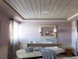 Camping Pas Cher vous présente avec son site Officiel campingpascher.fr, la Résidence Pierre & Vacances Premium L'Amara classé 5 étoiles, située sur la commune de Avoriaz dans le département Haute-savoie (Rhône Alpes) en France. La résidence Pierre & Vacances Premium L'Amara vous propose un hébergement de type appartement de 65 m² (télévision). L'établissement vous propose 8 autres types d'hébergements. Découvrez tous nos séjours à petits prix dans la commune et aux alentours de Avoriaz du département : Haute-savoie (Rhône Alpes). Piscine chauffée, Piscine couverte, Golf, Ping-pong, Piscine, Bar, Restaurant,... En savoir plus : cliquez-ICI.