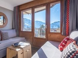 Camping Pas Cher vous présente avec son site Officiel campingpascher.fr, la Résidence Pierre & Vacances Saskia Falaise classé 3 étoiles, située sur la commune de Morzine dans le département Haute-savoie (Rhône Alpes) en France. La résidence Pierre & Vacances Saskia Falaise, vous présente un hébergement de type appartement de 19 m². La résidence Pierre & Vacances Saskia Falaise vous propose du sam. 29 août au sam. 05 septembre 2026 pour 7 nuits à 413€. Cette location propose 82 dates différentes pour réserver votre séjour. Découvrez également les 7 autres gammes d'hébergements de la résidence. Centre équestre, Court de tennis, Escalade, Randonnée, Terrain de football, Tir à l’arc, Restaurant, Épicerie,... En savoir plus : cliquez-ICI.