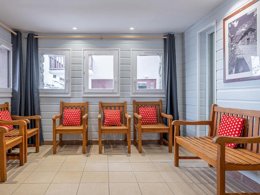 Camping Pas Cher vous présente avec son site Officiel campingpascher.fr, la Résidence Pierre & Vacances Le Thabor classé 3 étoiles, située sur la commune de Valmeinier dans le département Savoie (Rhône Alpes) en France. La résidence Pierre & Vacances Le Thabor, vous présente un hébergement de type appartement de 51 m² pour 1 personne et télévision. La résidence Pierre & Vacances Le Thabor vous propose du dimanche 23 août au dimanche 30 août 2026 pour 7 nuits à 651€. Cette location propose 26 dates différentes pour réserver votre séjour. Découvrez également les 6 autres gammes d'hébergements de la résidence. Piscine chauffée, Piscine extérieure, Ping-pong, Bar, Supermarché,... En savoir plus : cliquez-ICI.