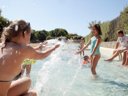 Camping Pas Cher vous présente avec son site Officiel campingpascher.fr, la Résidence Pierre & Vacances Le Fort De La Rade classé 3 étoiles, située sur la commune de L'ile D'aix dans le département Charente-maritime (Poitou Charentes) en France. La résidence Pierre & Vacances Le Fort De La Rade, vous présente un hébergement de type appartement de 36 m² et télévision. La résidence Pierre & Vacances Le Fort De La Rade vous propose du vendredi 26 mars au vendredi 02 avril 2027 pour 7 nuits à 511€. Cette location propose 114 dates différentes pour réserver votre séjour. Découvrez également les 4 autres gammes d'hébergements de la résidence. Piscine chauffée, Piscine extérieure, Baby-foot, Court de tennis, Ping-pong, Planche à voile, Épicerie,... En savoir plus : cliquez-ICI.