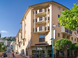 Camping Pas Cher vous présente avec son site Officiel campingpascher.fr, la Résidence Pierre & Vacances Les Citronniers classé 3 étoiles, située sur la commune de Menton dans le département Alpes-maritimes (Provence Alpes Côte D'azur) en France. La résidence Pierre & Vacances Les Citronniers, vous présente un hébergement de type studio de 22 m² avec climatisation et télévision. La résidence Pierre & Vacances Les Citronniers vous propose du sam. 24 janvier au sam. 31 janvier 2026 pour 7 nuits à 441€. Cette location propose 244 dates différentes pour réserver votre séjour. Découvrez également les 5 autres gammes d'hébergements de la résidence. Planche à voile, Plongée,... En savoir plus : cliquez-ICI.