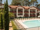 Camping Pas Cher vous présente avec son site Officiel campingpascher.fr, la Résidence Pierre & Vacances La Villa Maldagora classé 3 étoiles, située sur la commune de Ciboure dans le département Pyrénées-atlantiques (Aquitaine) en France. La résidence Pierre & Vacances La Villa Maldagora, vous présente un hébergement de type studio de 28 m² et télévision. La résidence Pierre & Vacances La Villa Maldagora vous propose du sam. 09 janvier au sam. 16 janvier 2027 pour 7 nuits à 406€. Cette location propose 199 dates différentes pour réserver votre séjour. Découvrez également les 6 autres gammes d'hébergements de la résidence. Piscine extérieure, Aire de jeux enfants, Court de tennis, Golf, Location de bateaux, Ping-pong, Piscine, Restaurant,... En savoir plus : cliquez-ICI.