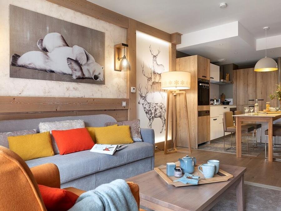 Camping Pas Cher vous présente avec son site Officiel campingpascher.fr, la Résidence Pierre & Vacances Premium L'Hévana classé 5 étoiles, située sur la commune de Les Allues dans le département Savoie (Rhône Alpes) en France. La résidence Pierre & Vacances Premium L'Hévana vous propose un hébergement de type appartement de 68 m² (télévision). L'établissement vous propose 7 autres types d'hébergements. Découvrez tous nos séjours à petits prix dans la commune et aux alentours de Les Allues du département : Savoie (Rhône Alpes). Piscine chauffée, Piscine couverte, Bar, Restaurant,... En savoir plus : cliquez-ICI.