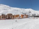Camping Pas Cher vous présente avec son site Officiel campingpascher.fr, la Résidence Pierre & Vacances Aconit classé 3 étoiles, située sur la commune de Les Menuires dans le département Savoie (Rhône Alpes) en France. La résidence Pierre & Vacances Aconit vous propose un hébergement de type appartement de 45 m² pour 1 personne (télévision). L'établissement vous propose 4 autres types d'hébergements. Découvrez tous nos séjours à petits prix dans la commune et aux alentours de Les Menuires du département : Savoie (Rhône Alpes). Court de tennis, Escalade, Pétanque, Randonnée, Tir à l’arc, Dépôt de pain, Épicerie,... En savoir plus : cliquez-ICI.
