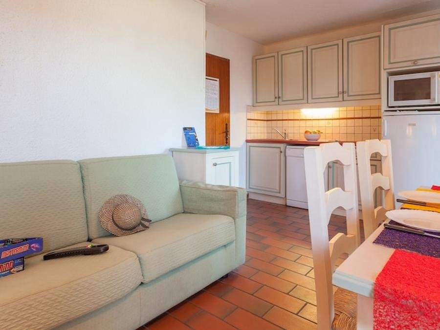 Camping Pas Cher vous présente avec son site Officiel campingpascher.fr, la Résidence Pierre & Vacances Eden Parc classé 2 étoiles, située sur la commune de Saint Tropez dans le département Var (Provence Alpes Côte D'azur) en France. La résidence Pierre & Vacances Eden Parc vous propose un hébergement de type studio de 27 m² pour 2 personnes (télévision). L'établissement vous propose 3 autres types d'hébergements. Découvrez tous nos séjours à petits prix dans la commune et aux alentours de Saint Tropez du département : Var (Provence Alpes Côte D'azur). Piscine extérieure, Centre équestre, Golf, Piscine,... En savoir plus : cliquez-ICI.