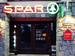 Camping Pas Cher vous présente avec son site Officiel campingpascher.fr, la Résidence Pierre & Vacances Premium Les Terrasses D'Hélios classé 5 étoiles, située sur la commune de Flaine dans le département Haute-savoie (Rhône Alpes) en France. La résidence Pierre & Vacances Premium Les Terrasses D'Hélios, vous présente un hébergement de type appartement de 35 m² et télévision. La résidence Pierre & Vacances Premium Les Terrasses D'Hélios vous propose du sam. 22 août au sam. 29 août 2026 pour 7 nuits à 723€. Cette location propose 58 dates différentes pour réserver votre séjour. Découvrez également les 6 autres gammes d'hébergements de la résidence. Piscine chauffée, Piscine couverte, Animation enfants, Golf, Piscine, Restaurant,... En savoir plus : cliquez-ICI.