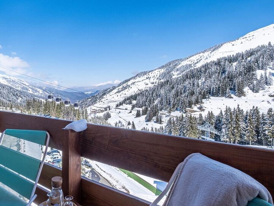 Camping Pas Cher vous présente avec son site Officiel campingpascher.fr, la Résidence Pierre & Vacances Les Bleuets classé 3 étoiles, située sur la commune de Les Allues dans le département Savoie (Rhône Alpes) en France. La résidence Pierre & Vacances Les Bleuets vous propose un hébergement de type studio de 27 m² pour 1 personne (télévision). L'établissement vous propose 4 autres types d'hébergements. Découvrez tous nos séjours à petits prix dans la commune et aux alentours de Les Allues du département : Savoie (Rhône Alpes). Piscine chauffée, Piscine extérieure, Baby-foot, Court de tennis, Escalade, Ping-pong, Piscine, Épicerie,... En savoir plus : cliquez-ICI.