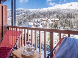 Camping Pas Cher vous présente avec son site Officiel campingpascher.fr, la Résidence Pierre & Vacances Le Peillon classé 3 étoiles, située sur la commune de Les Allues dans le département Savoie (Rhône Alpes) en France. La résidence Pierre & Vacances Le Peillon, vous présente un hébergement de type studio de 23 m² pour 1 personne et télévision. La résidence Pierre & Vacances Le Peillon vous propose du dimanche 12 avril au dimanche 19 avril 2026 pour 7 nuits à 387.2€. Cette location propose 6 dates différentes pour réserver votre séjour. Découvrez également les 5 autres gammes d'hébergements de la résidence. Piscine chauffée, Piscine couverte, Escalade, Ping-pong, Épicerie,... En savoir plus : cliquez-ICI.