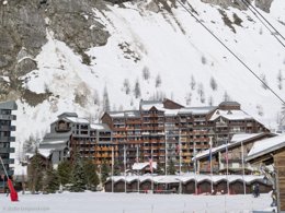 Camping Pas Cher vous présente avec son site Officiel campingpascher.fr, la Résidence Pierre & Vacances La Daille classé 3 étoiles, située sur la commune de Val D'isere dans le département Savoie (Rhône Alpes) en France. La résidence Pierre & Vacances La Daille, vous présente un hébergement de type studio pour 2 personnes et télévision. La résidence Pierre & Vacances La Daille vous propose du vendredi 26 juin au vendredi 03 juillet 2026 pour 7 nuits à 338€. Cette location propose 58 dates différentes pour réserver votre séjour. Découvrez également les 5 autres gammes d'hébergements de la résidence. Épicerie,... En savoir plus : cliquez-ICI.