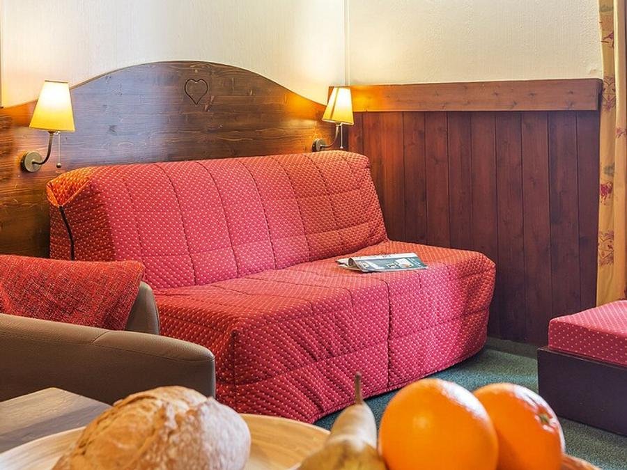 Camping Pas Cher vous présente avec son site Officiel campingpascher.fr, la Résidence Pierre & Vacances Le Mont D'Arbois classé 3 étoiles, située sur la commune de Megeve dans le département Haute-savoie (Rhône Alpes) en France. La résidence Pierre & Vacances Le Mont D'Arbois, vous présente un hébergement de type studio de 18 m². La résidence Pierre & Vacances Le Mont D'Arbois vous propose du mercredi 01 juillet au mercredi 08 juillet 2026 pour 7 nuits à 370.65€. Cette location propose 8 dates différentes pour réserver votre séjour. Découvrez également les 5 autres gammes d'hébergements de la résidence. Piscine chauffée, Piscine couverte, Escalade, Ping-pong, Randonnée, Bar, Restaurant,... En savoir plus : cliquez-ICI.