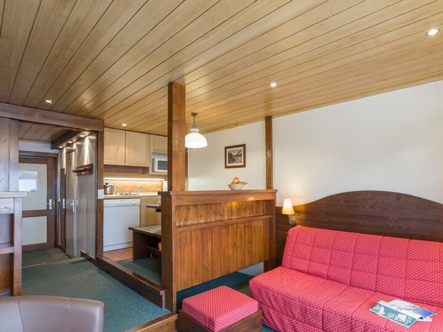 Camping Pas Cher vous présente avec son site Officiel campingpascher.fr, la Résidence Pierre & Vacances Le Mont D'Arbois classé 3 étoiles, située sur la commune de Megeve dans le département Haute-savoie (Rhône Alpes) en France. La résidence Pierre & Vacances Le Mont D'Arbois vous propose un hébergement de type studio de 26 m² pour 1 personne. L'établissement vous propose 10 autres types d'hébergements. Découvrez tous nos séjours à petits prix dans la commune et aux alentours de Megeve du département : Haute-savoie (Rhône Alpes). Piscine chauffée, Piscine couverte, Escalade, Ping-pong, Randonnée, Bar, Restaurant,... En savoir plus : cliquez-ICI.