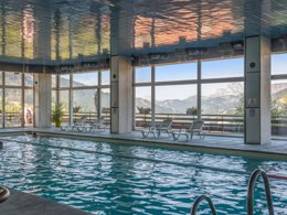 Camping Pas Cher vous présente avec son site Officiel campingpascher.fr, la Résidence Pierre & Vacances Le Mont D'Arbois classé 3 étoiles, située sur la commune de Megeve dans le département Haute-savoie (Rhône Alpes) en France. La résidence Pierre & Vacances Le Mont D'Arbois, vous présente un hébergement de type appartement pour 1 personne. La résidence Pierre & Vacances Le Mont D'Arbois vous propose du mardi 08 septembre au mardi 15 septembre 2026 pour 7 nuits à 552.3€. Cette location propose 2 dates différentes pour réserver votre séjour. Découvrez également les 11 autres gammes d'hébergements de la résidence. Piscine chauffée, Piscine couverte, Escalade, Ping-pong, Randonnée, Bar, Restaurant,... En savoir plus : cliquez-ICI.