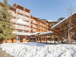 Camping Pas Cher vous présente avec son site Officiel campingpascher.fr, la Résidence Pierre & Vacances Premium Les Crêts classé 4 étoiles, située sur la commune de Meribel Mottaret dans le département Savoie (Rhône Alpes) en France. La résidence Pierre & Vacances Premium Les Crêts, vous présente un hébergement de type appartement de 35 m² et télévision. La résidence Pierre & Vacances Premium Les Crêts vous propose du dimanche 12 avril au dimanche 19 avril 2026 pour 7 nuits à 983€. Cette location propose 8 dates différentes pour réserver votre séjour. Découvrez également les 7 autres gammes d'hébergements de la résidence. Canyoning, Centre équestre, Escalade, Piscine, Randonnée, Salle de fitness, Boulangerie, Épicerie,... En savoir plus : cliquez-ICI.