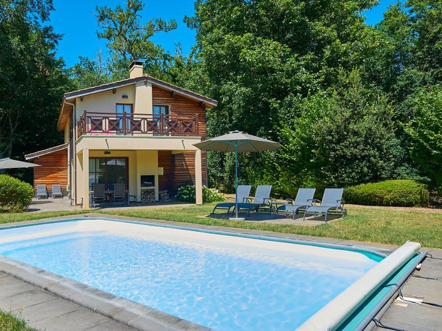 Cliquez pour découvrir toutes les photos de l'HÉBERGEMENT ! villa - Francecomfort - Château De Salles photo 2