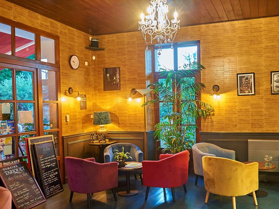 Cliquez pour découvrir toutes les photos de l'ÉTABLISSEMENT ! établissement Francecomfort - Château De Salles photo 4